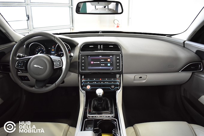 JAGUAR XE 2.0 D Turbo 180CV Prestige